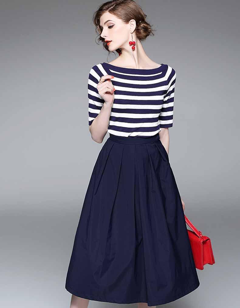 Robe bleu foncé